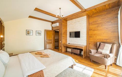 Shevchenkivs'kyi District Hotel | Petrani Nivki