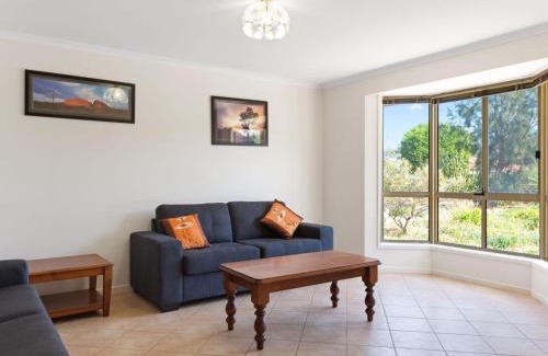 Normanville House | Pets at the Beach 8 Marto Court