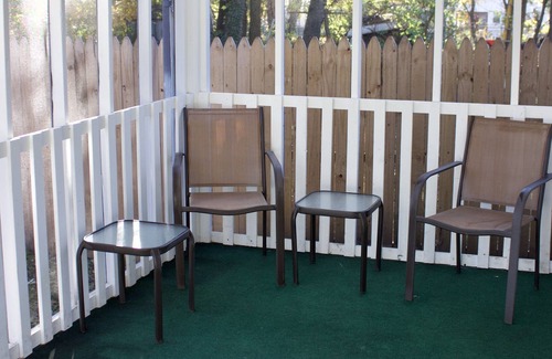 Highland Square House | Pets Welcome, Comfortable and Centrally Located