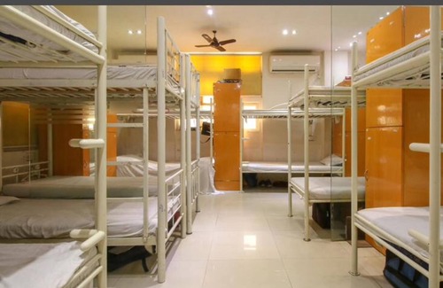 Fort Bed & Breakfast | PG Hostels Backpackers bed & breakfast FORT MUMBAI