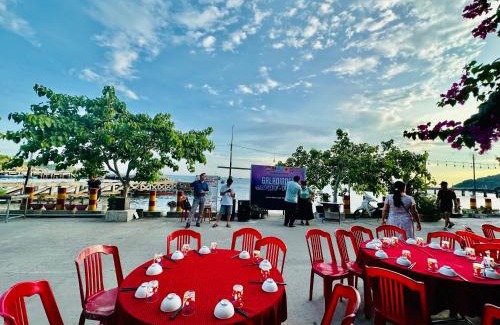 Tan Hiep Hotel | Phòng ba giường có view biển