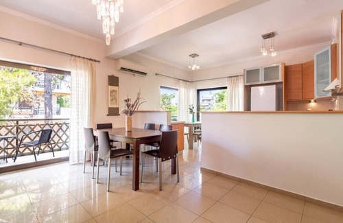 Moschato-Tavros Apartment | Phaedrus Living: Moschato City Flat