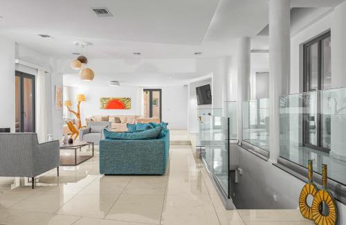 Santorini Villa | Phaos Cellaria Estate