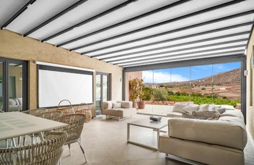 Santorini Villa | Phaos Cellaria Estate