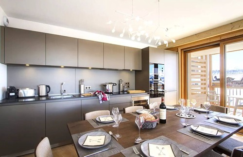 Bergers Apartment | PHOA23 Large apartment in residence with swimming pool at the foot of the slopes
