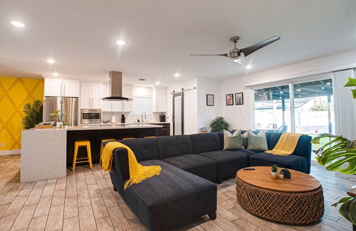 Park Scottsdale One House | Piña Bonita – 3BR Tropical Retreat w/Amazing Pool