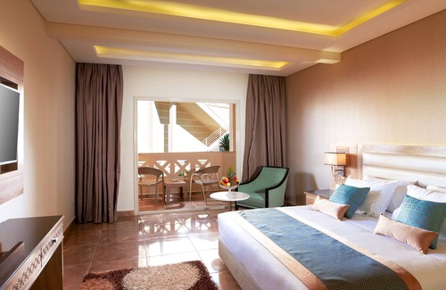 Village Road Hotel | Pickalbatros Aqua Blu Resort - Hurghada