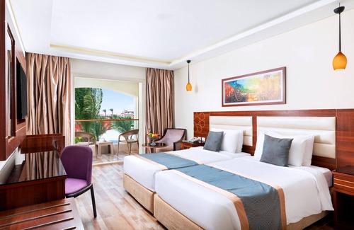 Village Road Resort | Pickalbatros Dana Beach Resort - Hurghada