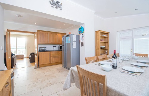 St Brides House | Pickleridge View, Holiday Home Dale, Sleeps 10, 5 bedrooms, bathrooms
