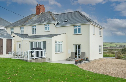 St Brides House | Pickleridge View, Holiday Home Dale, Sleeps 10, 5 bedrooms, bathrooms