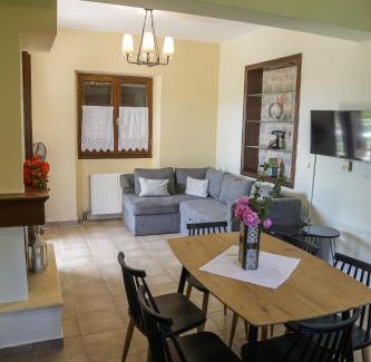 Leonidio House | Picturesque Houses