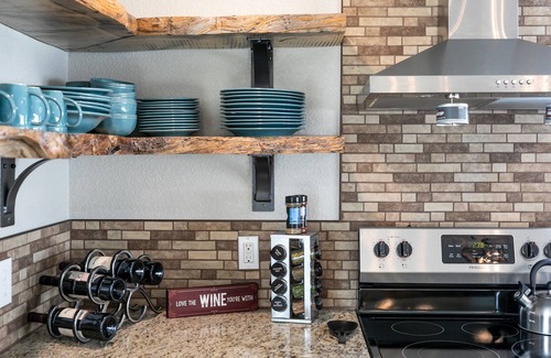 Fort Collins House | Picturesque Retreat at Horsetooth Reservoir with a King bed