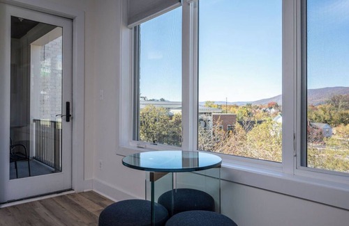Wayland Park Apartment | Piedmont Place 304| Lux Vineyard & Brewery Getaway in the Heart of Crozet | Pet Friendly