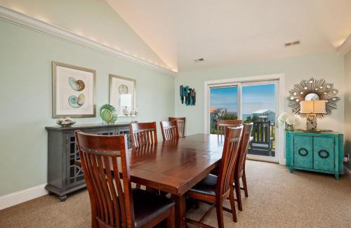 Oak Island House | Pier Pleasure by Oak Island Accommodations