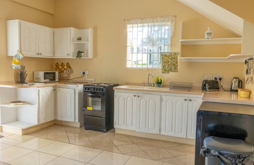 Arnos Vale House | Pierocks Highgate with Free Parking , WI-FI