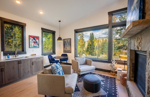 Silverthorne Cabin | Pika Point - 1BR Casita, Mountain Views, Backs to National Forest