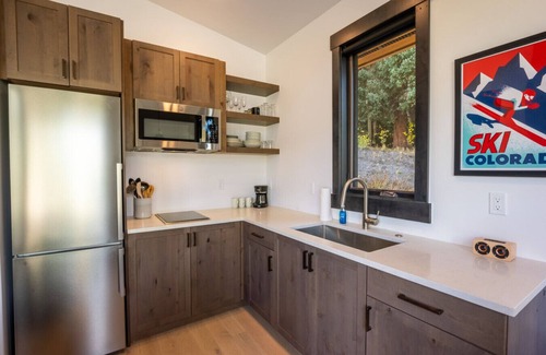 Silverthorne Cabin | Pika Point - 1BR Casita, Mountain Views, Backs to National Forest