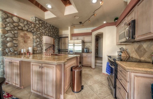 Colorado Springs House | Pike's Peak Villa ~Old Downtown Shopping ~ Views~ Perfect Location