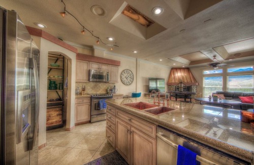 Colorado Springs House | Pike's Peak Villa ~Old Downtown Shopping ~ Views~ Perfect Location