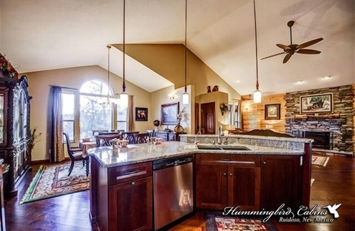 Alto House | Pine Cone: 'Magnificent upscale interior!' With hot tub.