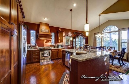 Alto House | Pine Cone: 'Magnificent upscale interior!' With hot tub.