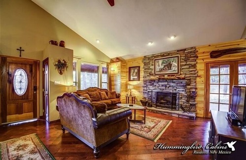 Alto House | Pine Cone: 'Magnificent upscale interior!' With hot tub.