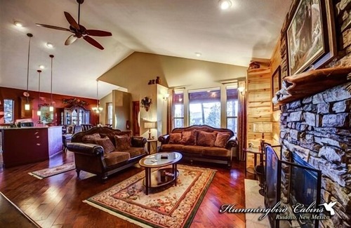 Alto House | Pine Cone: 'Magnificent upscale interior!' With hot tub.