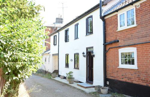 Melton House | Pine Cottage