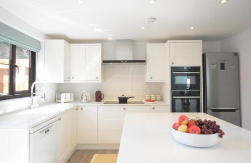 Melton House | Pine Cottage