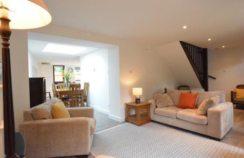 Melton House | Pine Cottage