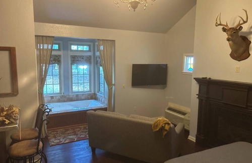 Eureka Springs Apartment | Pine Haven Apartment