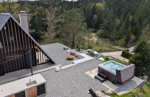 Obcina Brezovica Ski Chalet | Pine Hill RUBY with free jacuzzi