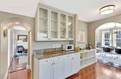 Palm Beach - West Palm Beach House | Pineapple Palace, 4 bedroom in historic Northwood