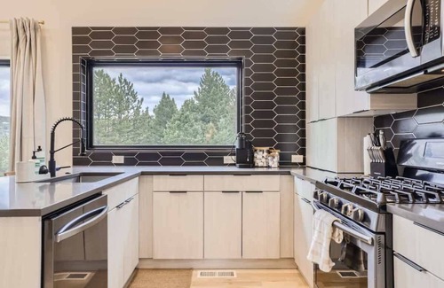 Evergreen Meadows House | Pinebox at Evergreen Modern 20Acres -Serene-Creek!