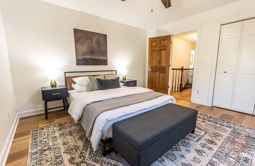 Royal Pines House | Pinecrest Retreat! 5Bed 3Bath home with Pool, Hot Tub & Fire Pit