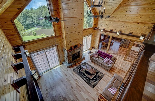 Hayesville Cabin | Pines Lodge - with a private pond & lake Views