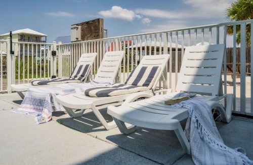 Gulf Shores House | Pink Bungalow w Private Beach! Girls Getaway!