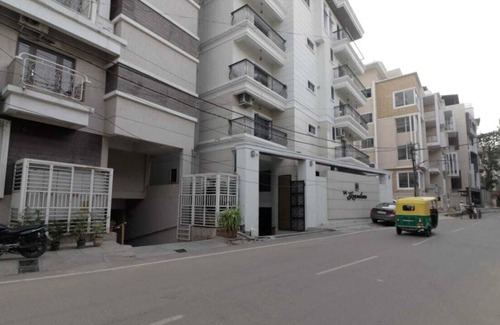 Pulikeshi Nagar Bed & Breakfast | Pink Petals - Beautiful Service Apartment in Central Bangalore close to MG Road