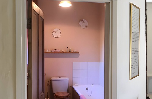 Sauzet Bed & Breakfast | Pink Room with Pool and Garden