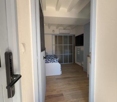 Old Town Apartment | Pinot Grigio - Harbor's Light
