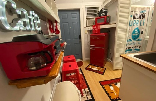Knoxville Apartment | Pint-Sized Haven: Near Downtown Knoxville & UT