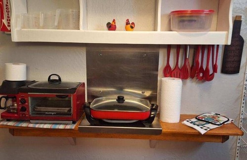 Knoxville Apartment | Pint-Sized Haven: Near Downtown Knoxville & UT