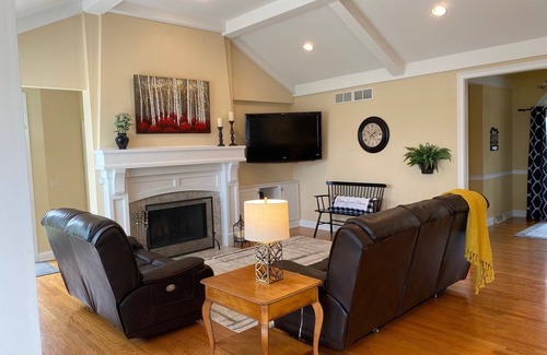 Hubertus House | Piper's Retreat: 4 bed, 2.5 bath by Erin Hills Golf, Glacier Hills, Holy Hill