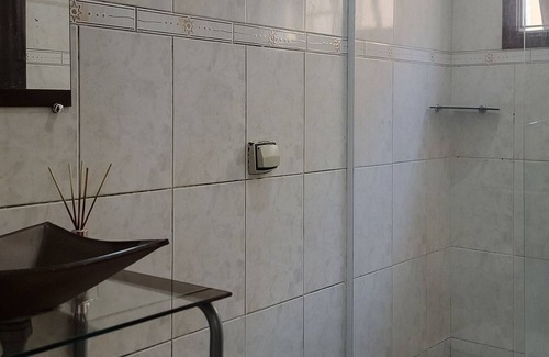 Tupy House | Piscina Aquecida, Ar Condicionado, Área Gourmet, Bilhar