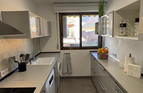 Benicassim Apartment | Piso en avenida principal 4 habitaciones