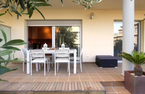 Llanca Apartment | Piso moderno con terraza, jardín, piscina y WiFi, a 400m de la playa en Llançà - ES-228-137