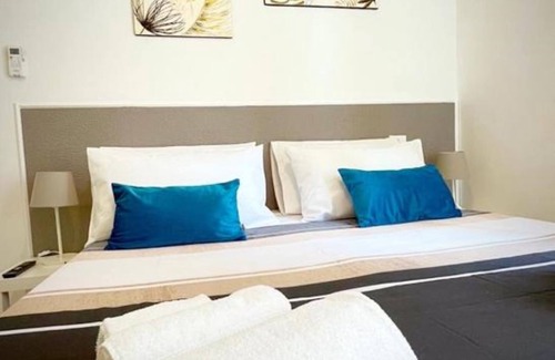 Ciampino Bed & Breakfast | PIT STOP CIAMPINO STATION - Deluxe room shared bathroom