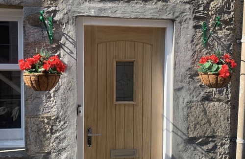 Pitlochry Apartment | Pitlochry Stay-Sleeps 2-Central & Connected