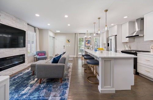 Fox Valley House | Plainfield FHS Rental – Monticello Cir