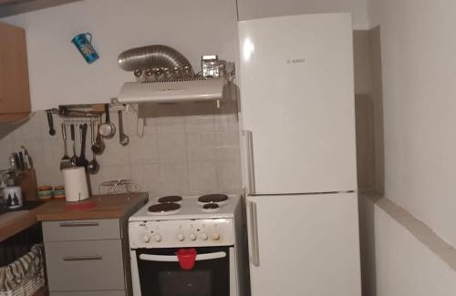 Ilida House | Plane Tree Cottage for Nature Lovers- Free RV & Campervan Parking